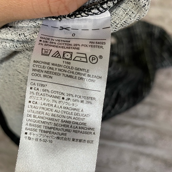 NWT❗️Banana Republic B&W Plaid Knit Shift Dress - Picture 8 of 8